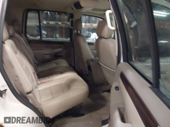 2005 Ford Explorer Limited с VIN 1FMDU75W85ZA65110, выставлен на аукционе IAAI как лот 41225580 с пробегом 154 125 миль миль и . История ставок и продаж доступна на DreamBid. Изображение 8.