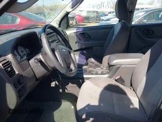 2006 Ford Escape XLS with VIN 1FMYU02Z06KA68584, listed as a IAAI auction lot 41887104 with 257,855 mi miles and . Bid and sale history available at DreamBid. Image 5.