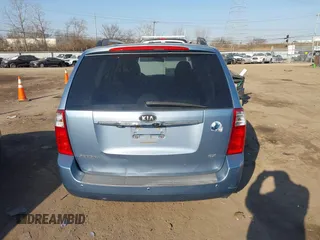 2010 Kia Sedona EX with VIN KNDMH4C38A6334878, listed as a IAAI auction lot 41772024 with 208,818 mi miles. Bid and sale history available at carsss.com. Image 17.
