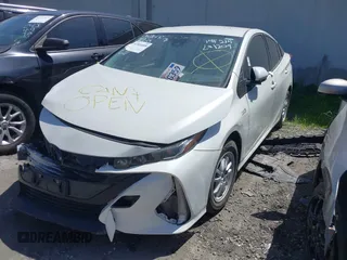 2017 Toyota Prius Plus z VIN JTDKARFP5H3052149, wystawiony jako IAAI lot #41803408 z przebiegiem Nie podano mil oraz . Historia ofert i sprzedaży dostępna na DreamBid. Obrazek 2.