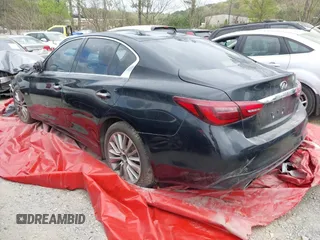 2018 Infiniti Q50 Luxe with VIN JN1EV7APXJM353659, listed as a IAAI auction lot 39289470 with 124,830 mi miles and . Bid and sale history available at DreamBid. Image 3.
