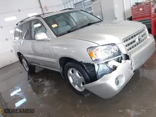 2004 Toyota Highlander with VIN JTEEP21A340057007, listed as a IAAI auction lot 41702526 with 183,608 mi miles. Bid and sale history available at carsss.com. Image 1.
