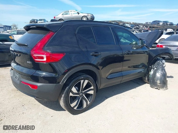 2025 Volvo XC40 Ultimate Dark Theme with VIN YV4L12UM1S2518271, listed as a IAAI auction lot 41688129 with 553 mi miles. Bid and sale history available at carsss.com. Image 4.