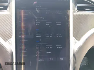 2018 Tesla Model S 75D z VIN 5YJSA1E25JF245269, wystawiony jako IAAI lot #42335263 z przebiegiem 56 086 mil mil oraz . Historia ofert i sprzedaży dostępna na DreamBid. Obrazek 7.