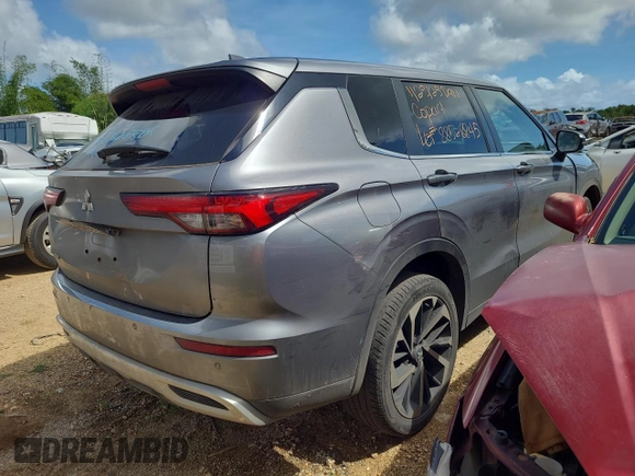 2022 Mitsubishi Outlander SE z VIN JA4J3UA84NZ085087, wystawiony jako Copart lot #88528845 z przebiegiem Nie podano mil oraz Nie do naprawy • Non repairable. Historia ofert i sprzedaży dostępna na DreamBid. Obrazek 3.