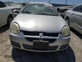 2005 Dodge Neon SXT z VIN 1B3ES56C65D162506, wystawiony jako Copart lot #57367005 z przebiegiem 125 391 mil mil oraz Szkoda całkowita • Salvage title. Historia ofert i sprzedaży dostępna na DreamBid. Obrazek 5.