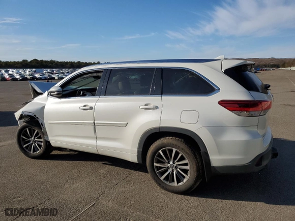 2018 Toyota Highlander SE with VIN 5TDJZRFH1JS551192, listed as a Copart auction lot 46775435 with 224,326 mi miles and Salvage Title. Bid and sale history available at carsss.com. Image 2.