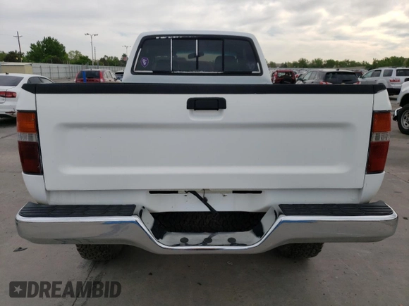 1993 Toyota Pickup DLX z VIN 4TAVN13D1PZ122508, wystawiony jako Copart lot #56737535 z przebiegiem 291 854 mil mil oraz Czysty tytuł • Clean title. Historia ofert i sprzedaży dostępna na DreamBid. Obrazek 6.