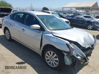 2019 Nissan Sentra S z VIN 3N1AB7AP4KY207778, wystawiony jako IAAI lot #42537622 z przebiegiem 47 039 mil mil oraz . Historia ofert i sprzedaży dostępna na DreamBid. Obrazek 1.