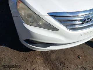 2014 Hyundai Sonata SE with VIN 5NPEC4AC8EH862115, listed as a IAAI auction lot 41869068 with 137,907 mi miles. Bid and sale history available at carsss.com. Image 6.