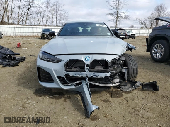 2023 BMW i4 eDrive40 z VIN WBY73AW04PFN71418, wystawiony jako Copart lot #49270665 z przebiegiem Nie podano mil oraz Szkoda całkowita • Salvage title. Historia ofert i sprzedaży dostępna na DreamBid. Obrazek 5.