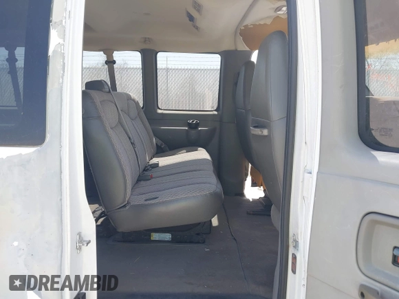 2006 Chevrolet Express Passenger with VIN 1GAHG35U461242216, listed as a IAAI auction lot 41797506 with 195,616 mi miles and . Bid and sale history available at DreamBid. Image 8.