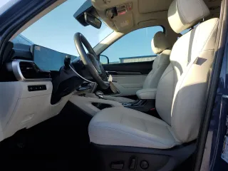 2024 Kia Telluride S with VIN 5XYP64GC3RG489652, listed as a Copart auction lot 61755995 with 9,479 mi miles and Salvage title. Bid and sale history available at DreamBid. Image 7.