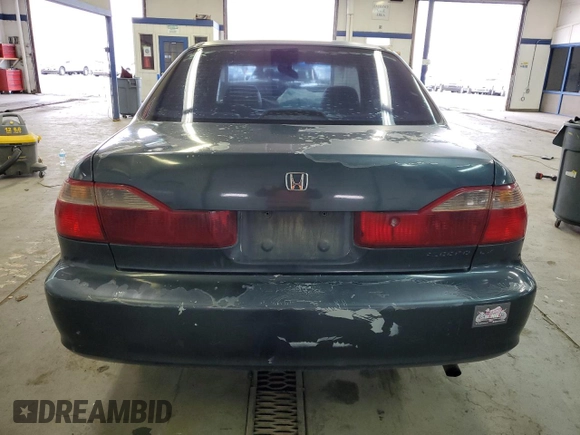 1998 Honda Accord EX z VIN 1HGCG5555WA095959, wystawiony jako Copart lot #86328854 z przebiegiem 252 058 mil mil oraz Szkoda całkowita • Salvage title. Historia ofert i sprzedaży dostępna na DreamBid. Obrazek 6.
