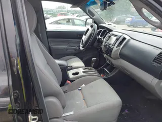 2013 Toyota Tacoma with VIN 3TMLU4EN5DM107500, listed as a IAAI auction lot 42733914 with Not provided miles and . Bid and sale history available at DreamBid. Image 5.