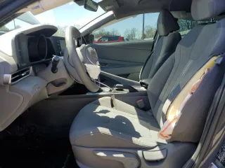 2023 Hyundai Elantra SEL z VIN KMHLM4AG9PU601538, wystawiony jako Copart lot #52114585 z przebiegiem 23 399 mil mil oraz Szkoda całkowita • Salvage title. Historia ofert i sprzedaży dostępna na DreamBid. Obrazek 7.