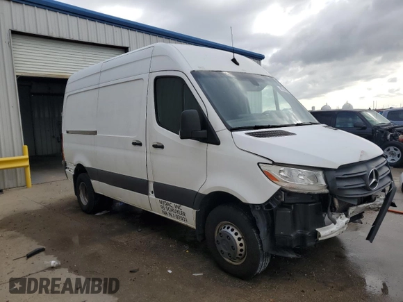 2020 Mercedes-Benz Sprinter with VIN W1W5EBHYXLP206133, listed as a Copart auction lot 46140455 with 125,669 mi miles and Salvage Title. Bid and sale history available at DreamBid. Image 4.