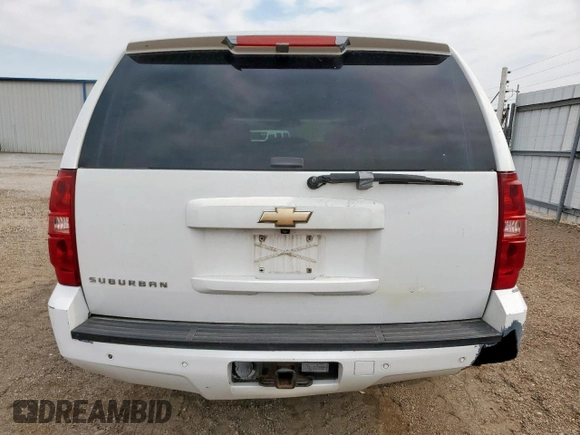 2007 Chevrolet Suburban LTZ with VIN 3GNFC16J07G153658, listed as a Copart auction lot 58020255 with 319,762 mi miles and Salvage title. Bid and sale history available at DreamBid. Image 6.