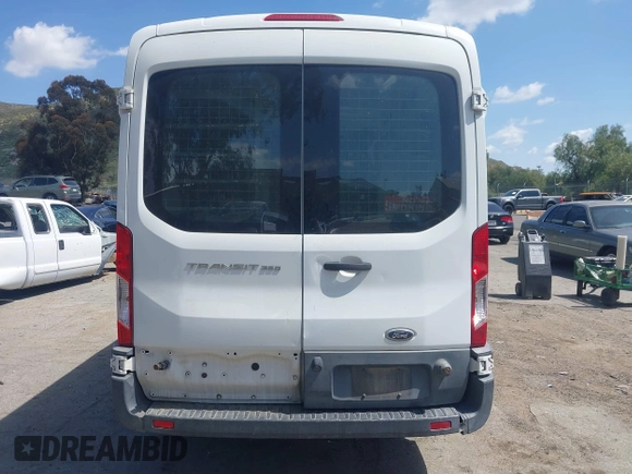 2016 Ford Transit Cargo z VIN 1FTBW2CM4GKA02611, wystawiony jako IAAI lot #41845080 z przebiegiem 175 109 mil mil oraz . Historia ofert i sprzedaży dostępna na DreamBid. Obrazek 15.