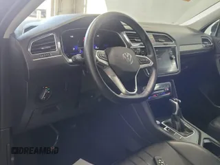 2024 Volkswagen Tiguan SE with VIN 3VV3B7AX8RM076346, listed as a IAAI auction lot 42734323 with 29,573 mi miles and . Bid and sale history available at DreamBid. Image 32.