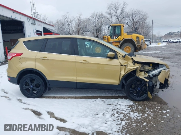 2014 Ford Escape SE with VIN 1FMCU9GX4EUE01300, listed as a IAAI auction lot 41674134 with 136,192 mi miles. Bid and sale history available at carsss.com. Image 13.
