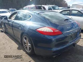 2012 Porsche Panamera S Hybrid z VIN WP0AD2A73CL045338, wystawiony jako IAAI lot #42038242 z przebiegiem 112 131 mil mil oraz . Historia ofert i sprzedaży dostępna na DreamBid. Obrazek 3.