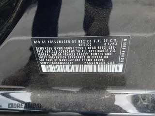 2025 Volkswagen Jetta GLI Autobahn z VIN 3VW2T7BU9SM003551, wystawiony jako IAAI lot #41808269 z przebiegiem 4 038 mil mil oraz . Historia ofert i sprzedaży dostępna na DreamBid. Obrazek 9.