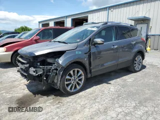 2014 Ford Escape SE z VIN 1FMCU9G90EUC19255, wystawiony jako Copart lot #57267775 z przebiegiem 102 924 mil mil oraz Szkoda całkowita • Salvage title. Historia ofert i sprzedaży dostępna na DreamBid. Obrazek 1.