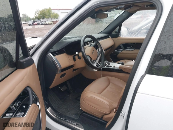 2024 Land Rover Range Rover SE with VIN SALKPBFU1RA208575, listed as a IAAI auction lot 39965483 with 1 mi miles. Bid and sale history available at carsss.com. Image 5.