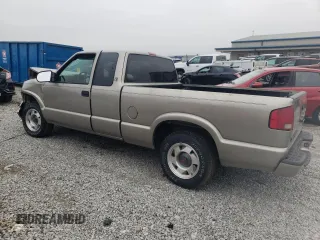 2000 GMC Sonoma SLS with VIN 1GTCS19W2Y8201805, listed as a Copart auction lot 43633925 with 0 mi miles and Salvage Title. Bid and sale history available at carsss.com. Image 2.