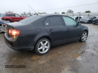2010 Volkswagen Jetta Limited Edition z VIN 3VWAZ7AJXAM122581, wystawiony jako Copart lot #85337574 z przebiegiem 239 863 mil mil oraz Szkoda całkowita • Salvage title. Historia ofert i sprzedaży dostępna na DreamBid. Obrazek 3.