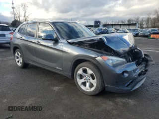 2014 BMW X1 sDrive28i with VIN WBAVM1C56EVW52510, listed as a Copart auction lot 45525295 with 105,727 mi miles and Salvage Title. Bid and sale history available at carsss.com. Image 4.