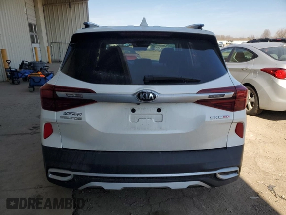 2021 Kia Seltos SX z VIN KNDETCA23M7082933, wystawiony jako Copart lot #49069285 z przebiegiem 31 655 mil mil oraz Szkoda całkowita • Salvage title. Historia ofert i sprzedaży dostępna na DreamBid. Obrazek 6.