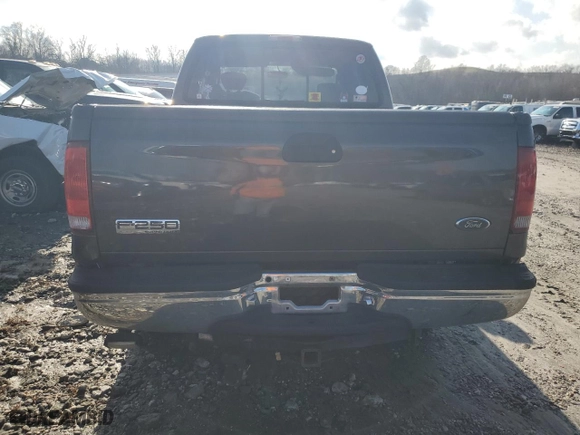 2005 Ford Super Duty F-250 XL with VIN 1FTSX21P55EA56960, listed as a Copart auction lot 87074244 with 223,868 mi miles and Clean Title. Bid and sale history available at carsss.com. Image 6.