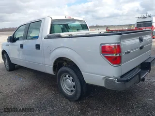 2013 Ford F-150 XL with VIN 1FTEW1CM0DFC58689, listed as a IAAI auction lot 41413919 with 150,555 mi miles. Bid and sale history available at carsss.com. Image 3.