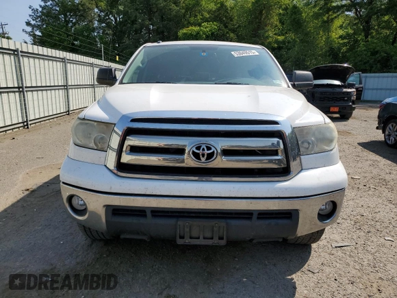 2013 Toyota Tundra z VIN 5TFDW5F11DX295393, wystawiony jako Copart lot #53049515 z przebiegiem 204 926 mil mil oraz Szkoda całkowita • Salvage title. Historia ofert i sprzedaży dostępna na DreamBid. Obrazek 5.