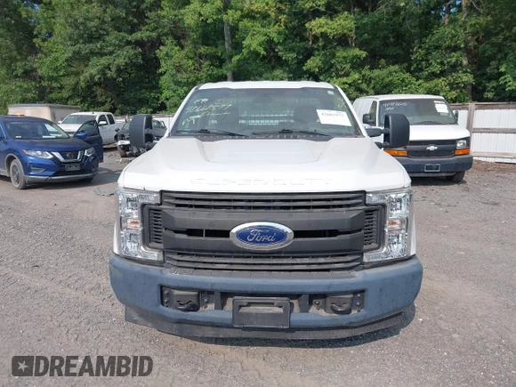 2018 Ford F-250 XL with VIN 1FDBF2A69JEC26995, listed as a IAAI auction lot 42667577 with 90,276 mi miles and . Bid and sale history available at DreamBid. Image 6.