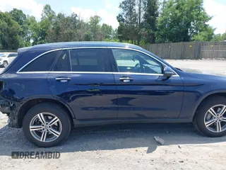 2022 Mercedes-Benz GLC 300 z VIN W1N0G8EB2NG060504, wystawiony jako IAAI lot #42586623 z przebiegiem 27 403 mil mil oraz . Historia ofert i sprzedaży dostępna na DreamBid. Obrazek 14.