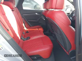 2018 Audi SQ5 Prestige z VIN WA1C4AFY5J2134488, wystawiony jako IAAI lot #41430184 z przebiegiem 82 332 mil mil oraz . Historia ofert i sprzedaży dostępna na DreamBid. Obrazek 8.