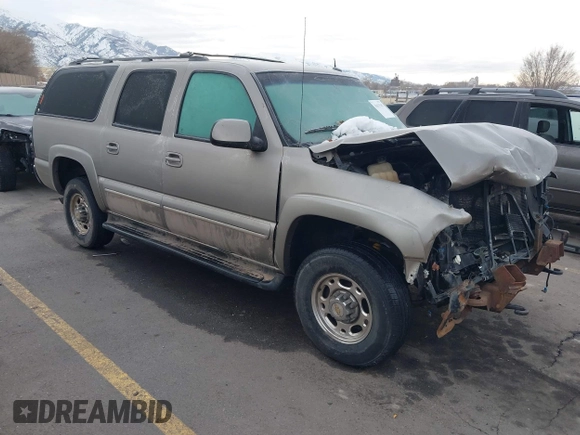 2003 Chevrolet Suburban LT with VIN 3GNGK26UX3G117266, listed as a IAAI auction lot 41615482 with 276,761 mi miles. Bid and sale history available at carsss.com. Image 1.