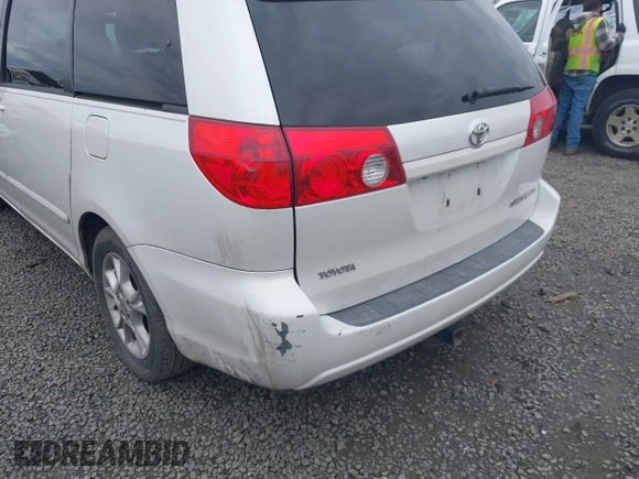 2006 Toyota Sienna XLE with VIN 5TDZA22C76S419699, listed as a IAAI auction lot 41834955 with 180,621 mi miles. Bid and sale history available at carsss.com. Image 6.