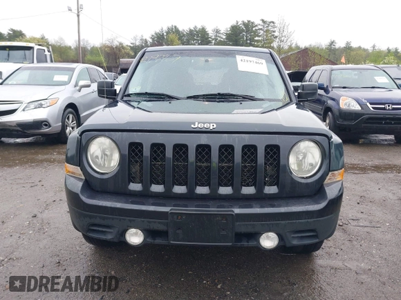 2014 Jeep Patriot Latitude with VIN 1C4NJRFB6ED689459, listed as a IAAI auction lot 42197469 with 202,899 mi miles. Bid and sale history available at carsss.com. Image 6.