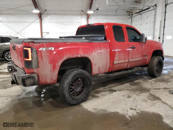 2011 GMC Sierra 2500HD SLE with VIN 1GT220CGXBZ309453, listed as a Copart auction lot 46461115 with 108,876 mi miles and Salvage Title. Bid and sale history available at carsss.com. Image 3.