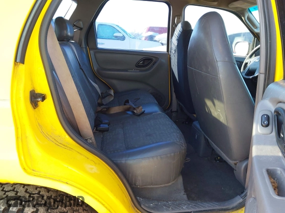 2001 Ford Escape XLS with VIN 1FMYU02191KF55561, listed as a IAAI auction lot 41650852 with 234,247 mi miles. Bid and sale history available at carsss.com. Image 8.