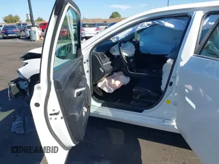 2015 Toyota Camry XLE with VIN 4T1BF1FK5FU107211, listed as a IAAI auction lot 42000437 with 78,158 mi miles and . Bid and sale history available at DreamBid. Image 5.