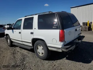 1998 Chevrolet Tahoe with VIN 1GNEK13R0WJ354076, listed as a Copart auction lot 72605944 with 211,868 mi miles and Clean Title. Bid and sale history available at carsss.com. Image 2.