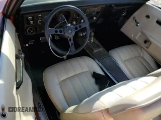 1969 Pontiac Firebird z VIN 223679U130800, wystawiony jako Copart lot #52325715 z przebiegiem 545 118 mil mil oraz Szkoda całkowita • Salvage title. Historia ofert i sprzedaży dostępna na DreamBid. Obrazek 8.