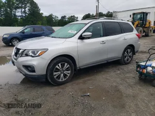 2017 Nissan Pathfinder SV z VIN 5N1DR2MM8HC618432, wystawiony jako Copart lot #57942235 z przebiegiem 196 711 mil mil oraz Czysty tytuł • Clean title. Historia ofert i sprzedaży dostępna na DreamBid. Obrazek 1.