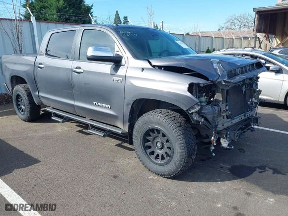 2019 Toyota Tundra 4WD SR5 with VIN 5TFHY5F1XKX800565, listed as a IAAI auction lot 41885751 with 39,370 mi miles. Bid and sale history available at carsss.com. Image 1.