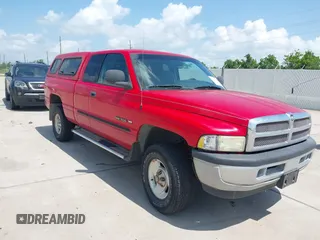 2001 Dodge 1500 z VIN 1B7HF13Z71J594986, wystawiony jako IAAI lot #42457385 z przebiegiem 107 782 mil mil oraz . Historia ofert i sprzedaży dostępna na DreamBid. Obrazek 1.